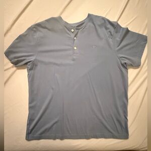 American Eagle 🦅 men’s xl NWT henley style short sleeve shirt.